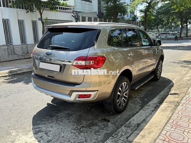 Bán Ford Everest 2019 Titanium 2 cầu Vàg hoàng kim