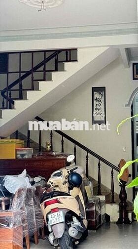 nhà 2 tầng 3pn khuê trung . đường 5m5 sát cạnh nguyễn hữu thọ .