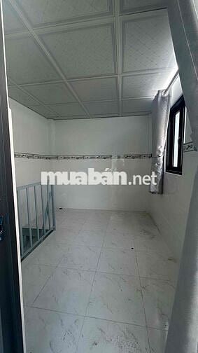 tôi chính chủ cần bán nhà nhỏ . 10m2 . 1 trệt , 2 lầu , 2wc . quận 6