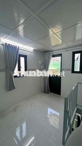 tôi chính chủ cần bán nhà nhỏ . 10m2 . 1 trệt , 2 lầu , 2wc . quận 6