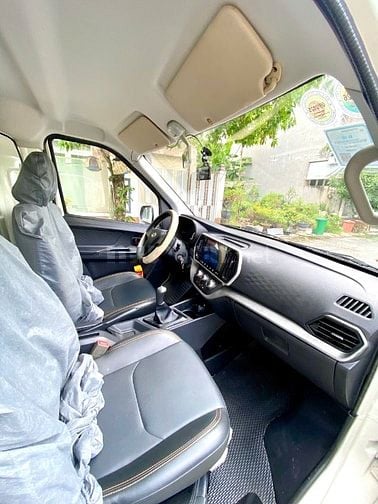 Xe tải van 945kg Tera V6 2S 2024 chạy lướt 650km