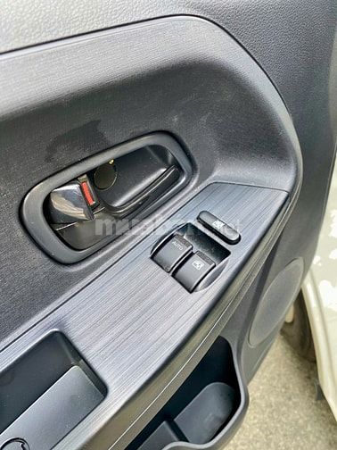 Xe tải van 945kg Tera V6 2S 2024 chạy lướt 650km