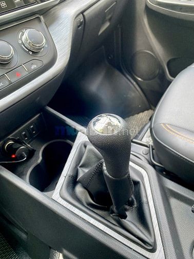 Xe tải van 945kg Tera V6 2S 2024 chạy lướt 650km
