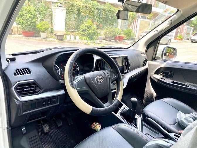 Xe tải van 945kg Tera V6 2S 2024 chạy lướt 650km