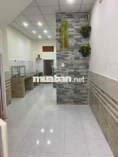 Nhà lầu 2 phòng 2 máy lạnh hẻm sau lưng Vincom Hùng Vương