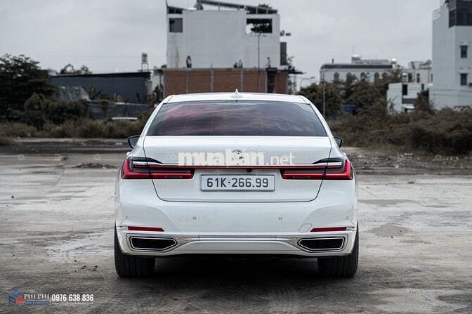 BMW 740Li Pure Excellence 2020 - 19.000Km