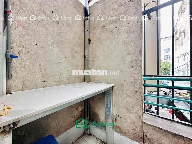 Phòng trọ mới xây có bancol ngay cầu Chà Và Q5