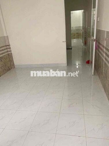 Nhà lầu 2 phòng 2 máy lạnh hẻm sau lưng Vincom Hùng Vương