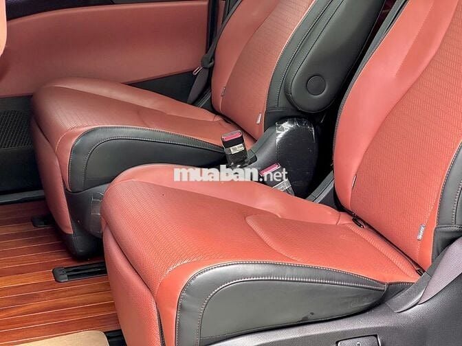 Kia Carnival 2.2D Signature 2022 Xanh