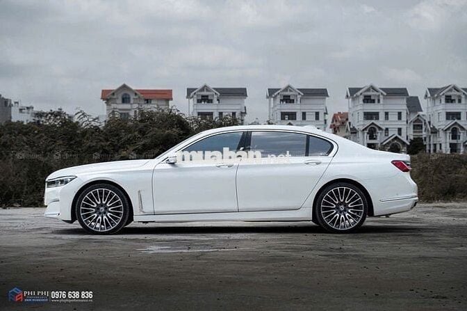 BMW 740Li Pure Excellence 2020 - 19.000Km
