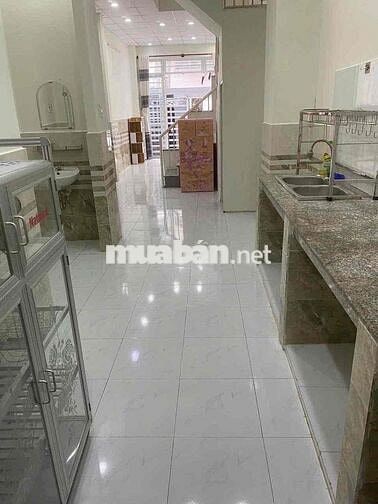 Nhà lầu 2 phòng 2 máy lạnh hẻm sau lưng Vincom Hùng Vương