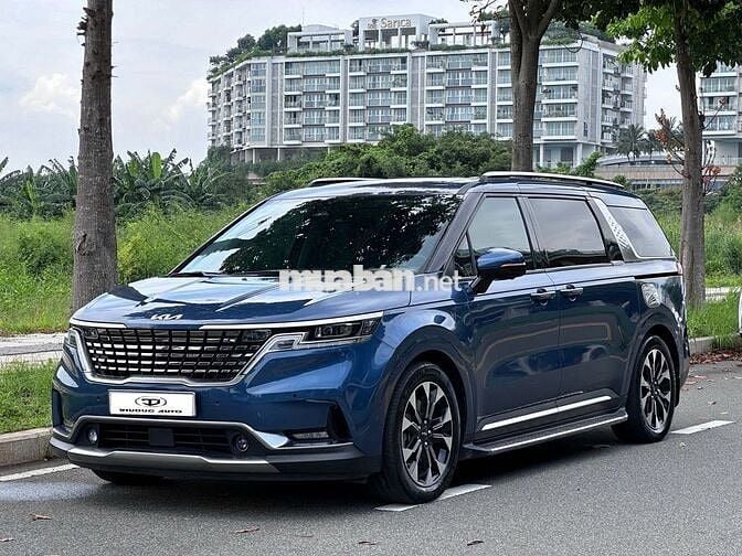Kia Carnival 2.2D Signature 2022 Xanh