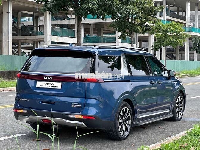 Kia Carnival 2.2D Signature 2022 Xanh