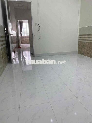 Nhà lầu 2 phòng 2 máy lạnh hẻm sau lưng Vincom Hùng Vương