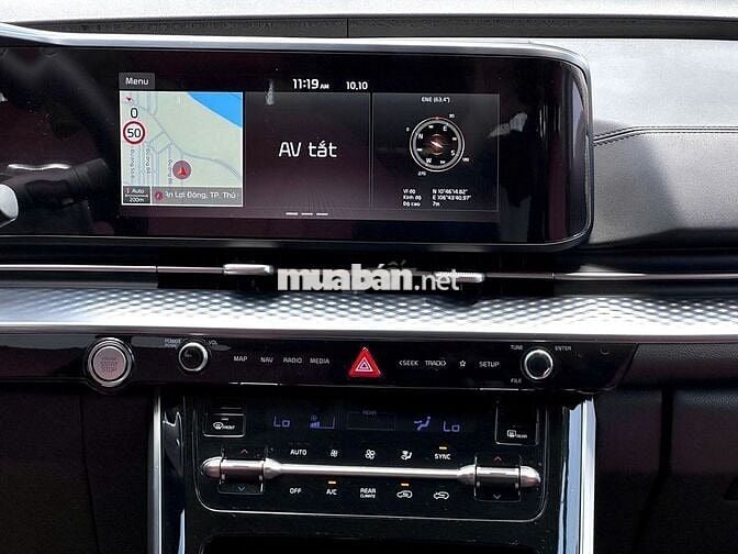 Kia Carnival 2.2D Signature 2022 Xanh