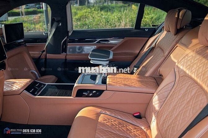 BMW 740Li Pure Excellence 2020 - 19.000Km