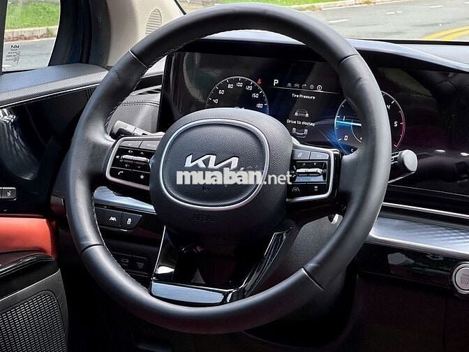 Kia Carnival 2.2D Signature 2022 Xanh