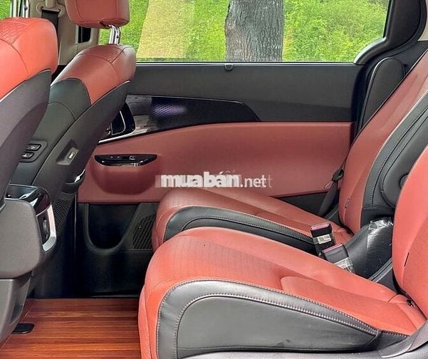 Kia Carnival 2.2D Signature 2022 Xanh