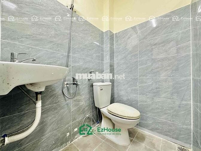 Phòng trọ mới xây có bancol ngay cầu Chà Và Q5