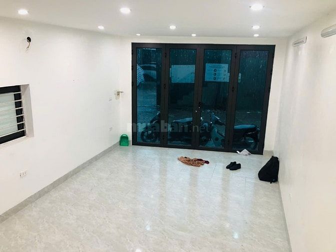 Bán nhà Tứ Liên, Nhà mới ở luôn, lô góc, oto tránh, 34m2, 3.55 tỷ