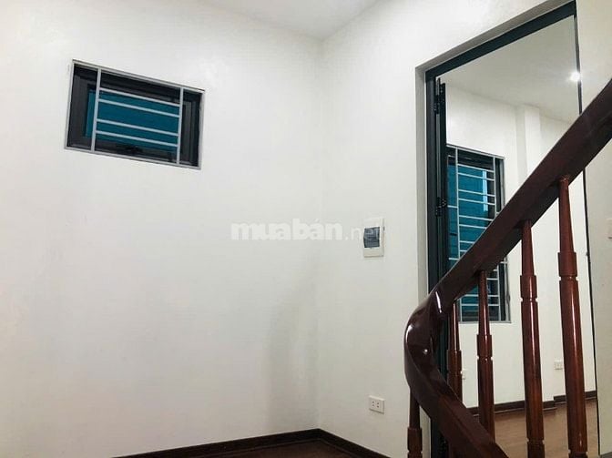Bán nhà Tứ Liên, Nhà mới ở luôn, lô góc, oto tránh, 34m2, 3.55 tỷ