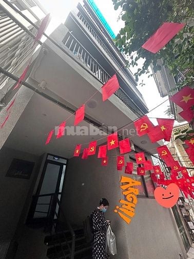 Bán CHDV Nguyễn Khánh Toàn -130m, Mt 7,2m -Thuê 160 triệu/ th -25,9 Tỷ