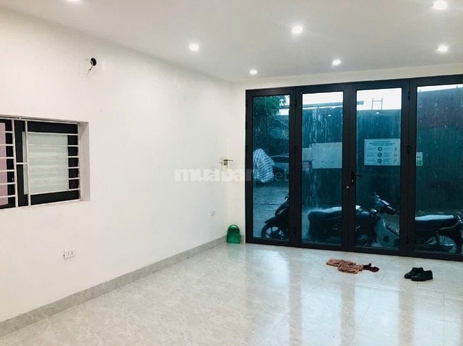 Bán nhà Tứ Liên, Nhà mới ở luôn, lô góc, oto tránh, 34m2, 3.55 tỷ