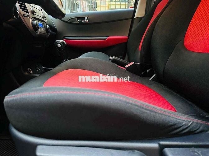 Hyundai i20 2010 1.4 AT - 90000 km