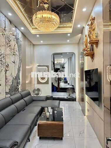 Bán nhà La Thành, 67 m2, 7 phòng, dòng tiền, ô tô, thang máy, 2 thoáng