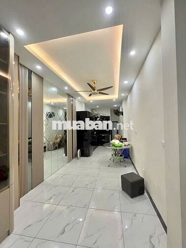 Bán nhà La Thành, 67 m2, 7 phòng, dòng tiền, ô tô, thang máy, 2 thoáng