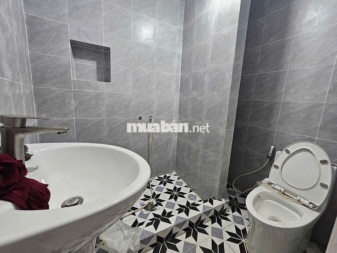 Ngang Lớn 🔥 Tòa nhà MT Trần Quang Khải Q1 – 8x14m, 4 Lầu Thang Máy