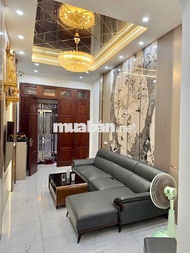 Bán nhà La Thành, 67 m2, 7 phòng, dòng tiền, ô tô, thang máy, 2 thoáng