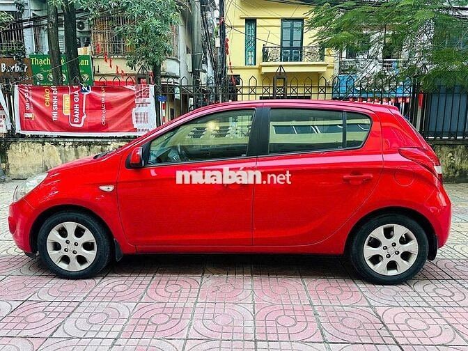 Hyundai i20 2010 1.4 AT - 90000 km