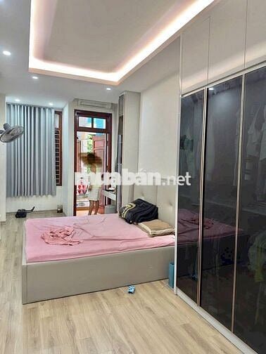 Bán nhà La Thành, 67 m2, 7 phòng, dòng tiền, ô tô, thang máy, 2 thoáng