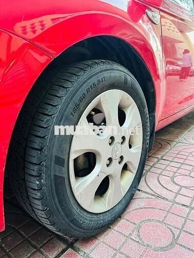 Hyundai i20 2010 1.4 AT - 90000 km