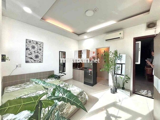 Cho Thuê Studio Cửa Sổ Lớn Gần Chợ Bến Thành Tháng 10/2025