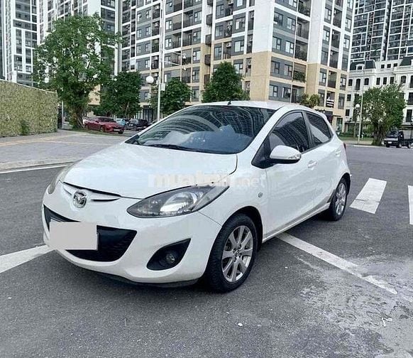 Mazda 2 2013 1.5 AT - 90000 km