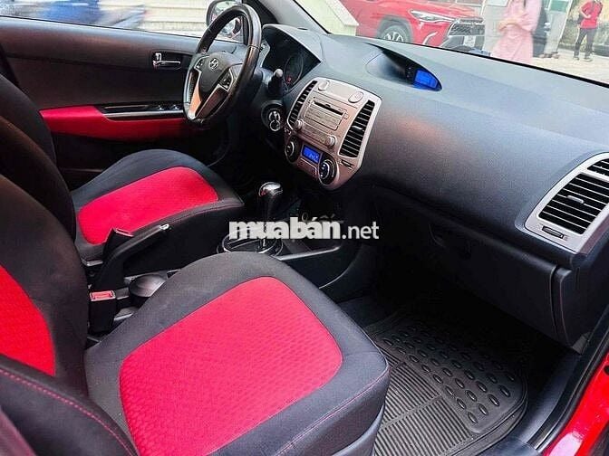 Hyundai i20 2010 1.4 AT - 90000 km