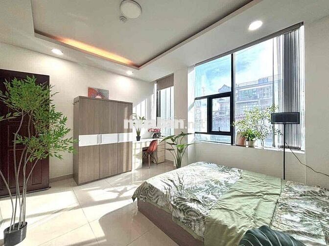 Cho Thuê Studio Cửa Sổ Lớn Gần Chợ Bến Thành Tháng 10/2025