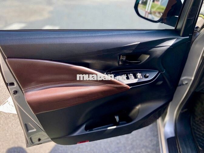 Toyota Innova 2.0E 2019