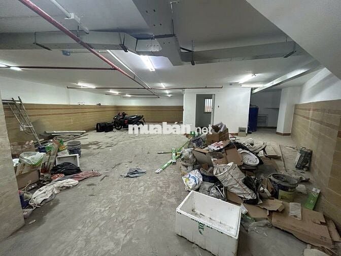 TÒA NHÀ CHO THUÊ NGAY VƯỜN LÀI_ 9X16M_ HẦM 5 TẦNG_ SÀN TRỐNG SUỐT.