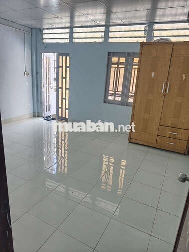 Cho thuê nhà nguyên căn mặt tiền hẻm cách đường lớn 50m