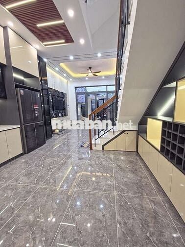 Nhà xây mới tại Tô Hiệu, Hòa Minh, nội thất cao cấp