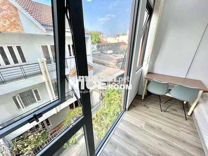Ban công xinh rộng rãi 30m2 ngay chợ cây Quéo