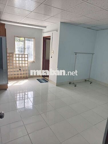 Cho thuê nhà nguyên căn mặt tiền hẻm cách đường lớn 50m