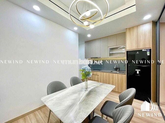 Cho thuê căn 1PN bancon view phố Nguyễn Thị Thập, Tân Hưng