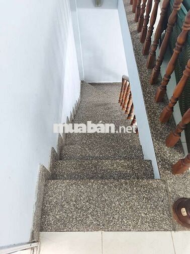 Cho thuê nhà nguyên căn mặt tiền hẻm cách đường lớn 50m