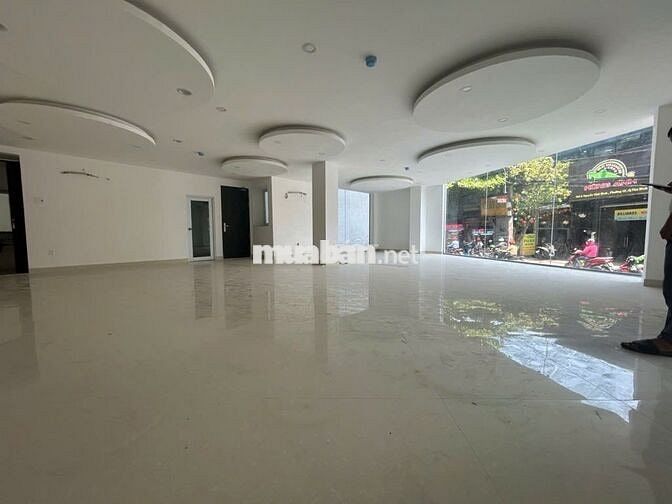 TÒA NHÀ CHO THUÊ NGAY VƯỜN LÀI_ 9X16M_ HẦM 5 TẦNG_ SÀN TRỐNG SUỐT.