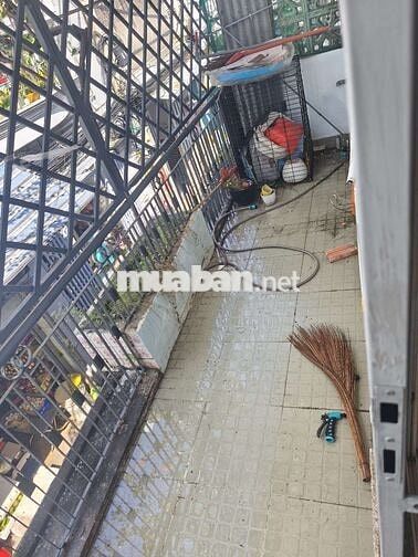 Cho thuê nhà nguyên căn mặt tiền hẻm cách đường lớn 50m