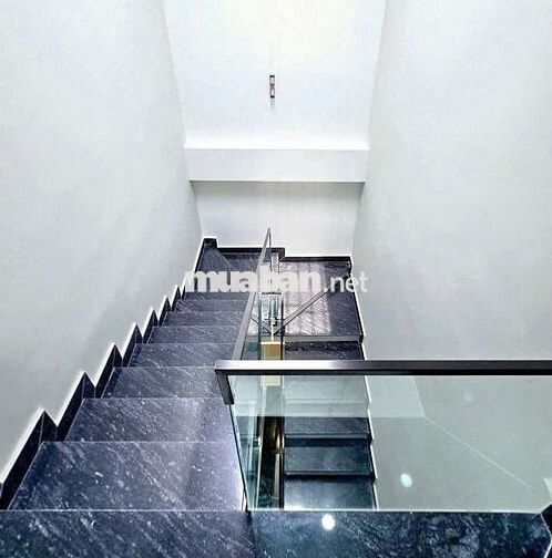 Nhà Bùi Minh Trực, Quận 8 –  Nhà nở hậu, 2 mặt hẻm thông thoáng